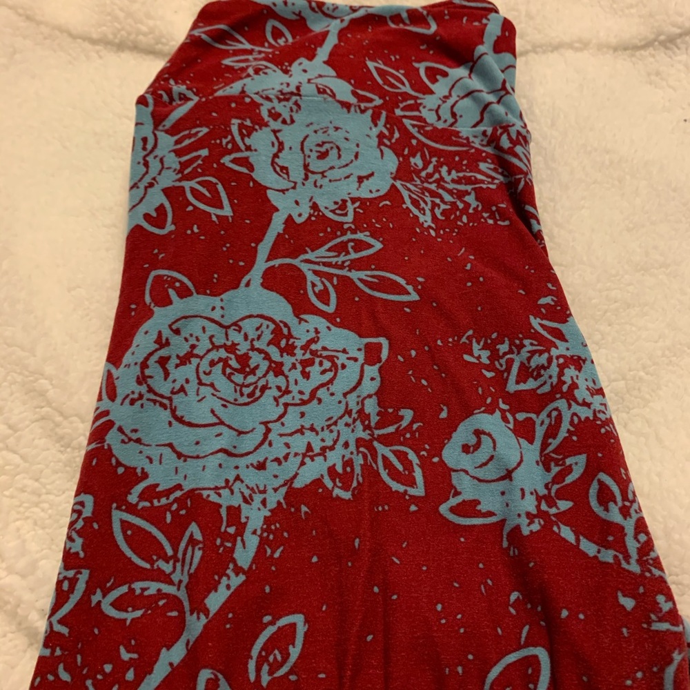 Lularoe tall & curvy blue rose red leggings